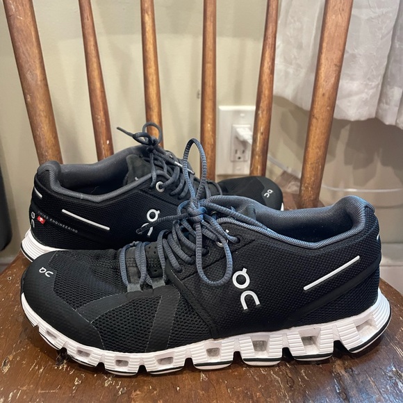On Running Charcoal and Black Athletic Shoes - Picture 1 of 6